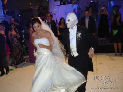 Keywords: Boda, Claustro, Leon